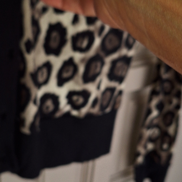Leopard Cardigan SzS Contrast Trim Cuffs Hem Long Sleeves Lite Weight NWOT - Picture 6 of 9